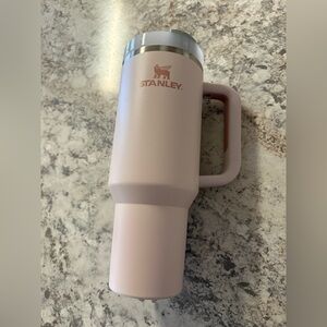 Light pink 40oz Stanley